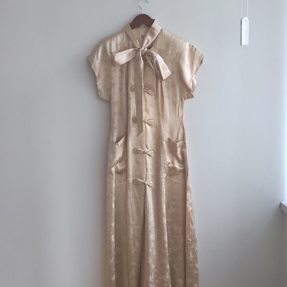 Vintage 1930s/1940s 100% silk robe gown made in Hong Kong - Picture 3 of 10